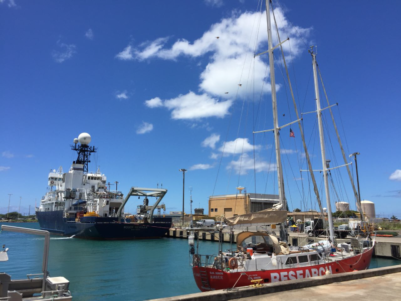 The Lady Amber and R/V Revelle in Honolulu